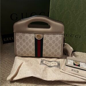 Gucci Beige GG Supreme Messenger Bag with Green-Red Web and wallet